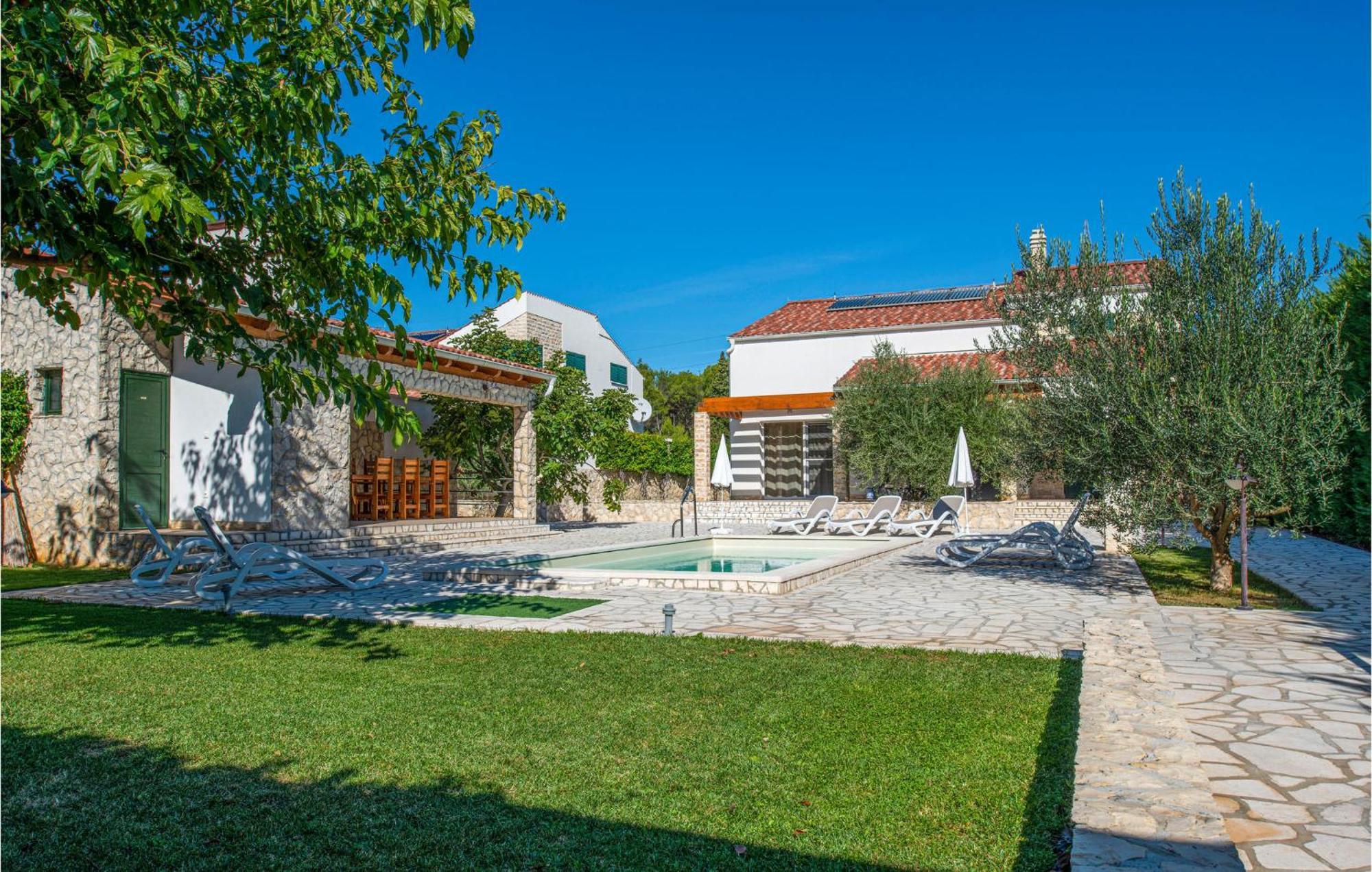 Lovely Home In Sibenik With Wifi Eksteriør bilde